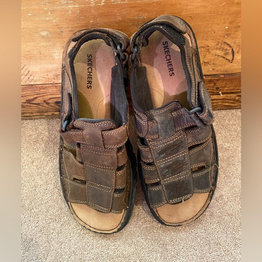 Sketchers men’s leather sandals size 8